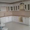 <em><b>Основа: </b></em>ДСП Kronospan.<br><em><b>Фасады: </b></em>МДФ + стекло.<br><em><b>Столешница: </b>38</em><br><em><b>Фурнитура: </b></em>Blum, ДС.