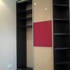 <em><b>Основа: </b></em>ДСП Kronospan.<br><em><b>Фасады: </b></em>Стекло сатин, раздвижная система Astin.<br><em><b>Фурнитура: </b></em>Blum, ДС.