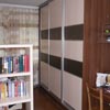 <em><b>Основа: </b></em>ДСП Kronospan.<br><em><b>Фасады: </b></em>ДСП Kronospan, пескоструй, раздвижная система Astin.<br><em><b>Фурнитура: </b></em>Blum, ДС.